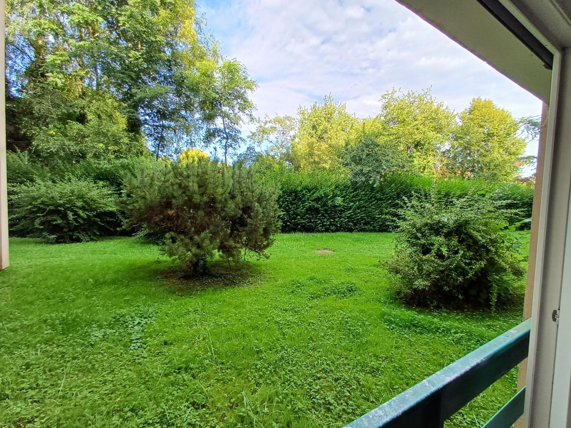 Appartement, Verdun , Proche Centre Ville Bagian luar foto